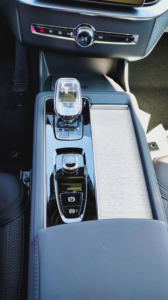 New 2026 Volvo XC90 B6 Plus w/ Protection Package Premier image 21