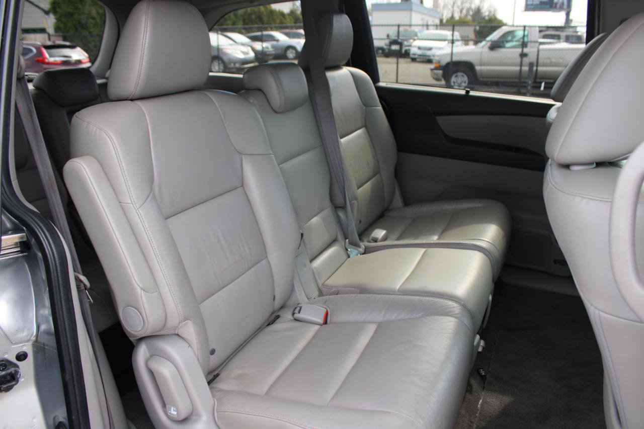 Used 2012 Honda Odyssey Touring Elite image 18