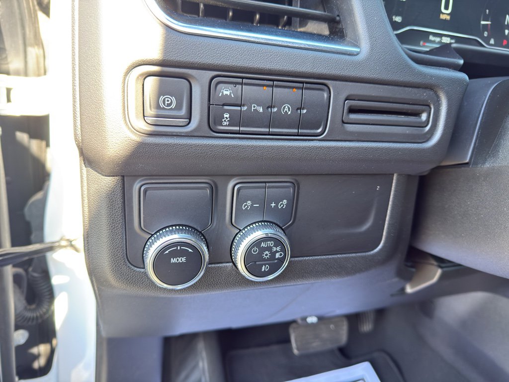 Used 2024 GMC Yukon SLT image 16