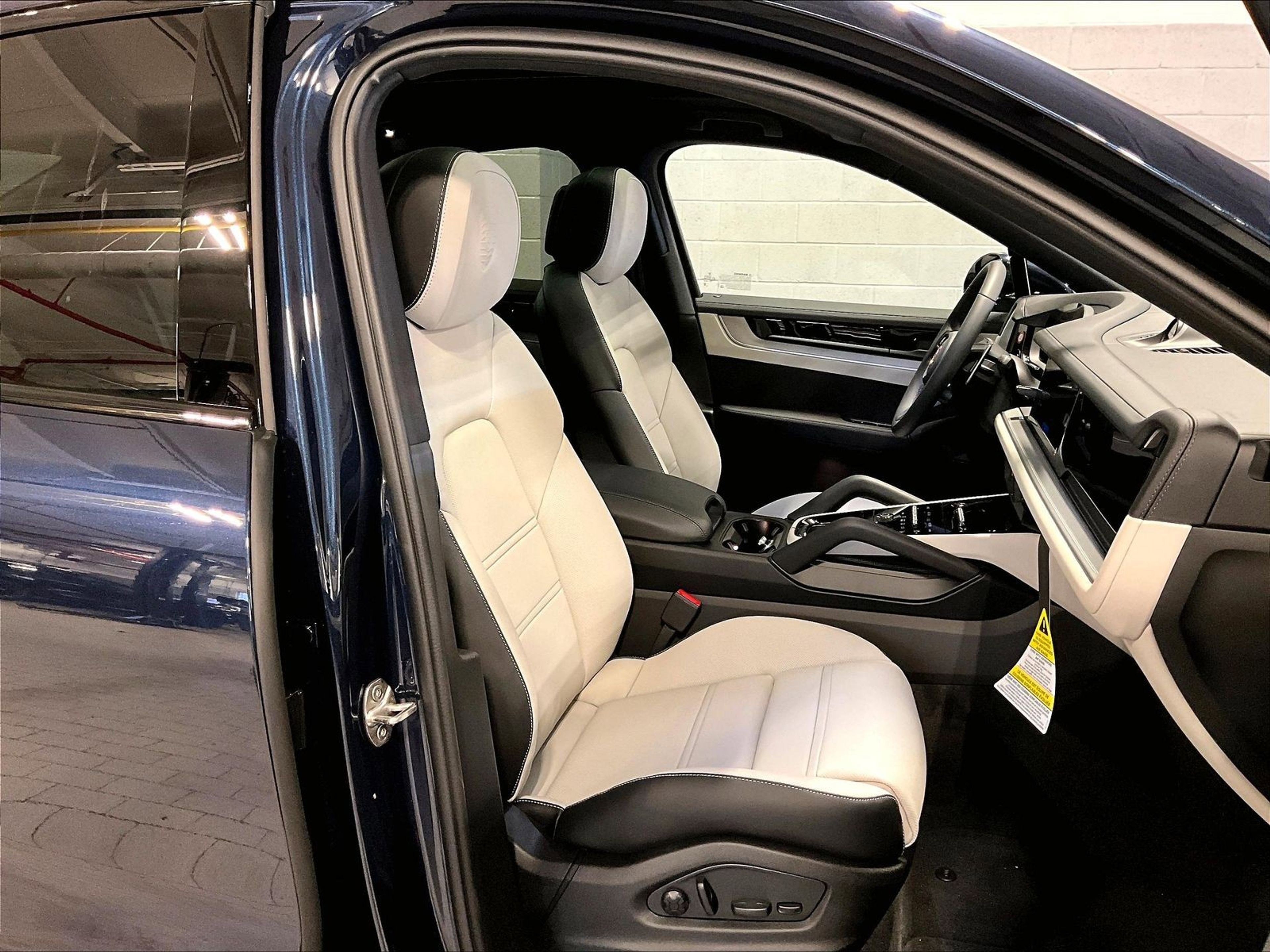 New 2026 Porsche Cayenne S AWD/4WD image 10