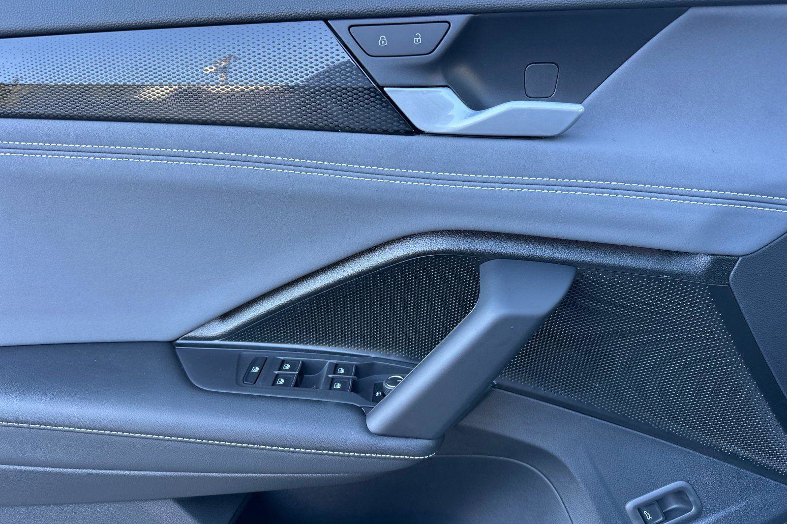 New 2026 Volkswagen Tiguan SE image 10