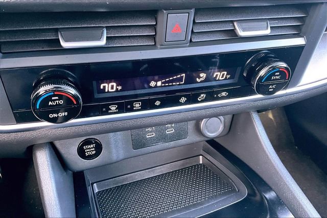 Used 2024 Nissan Rogue SV image 15