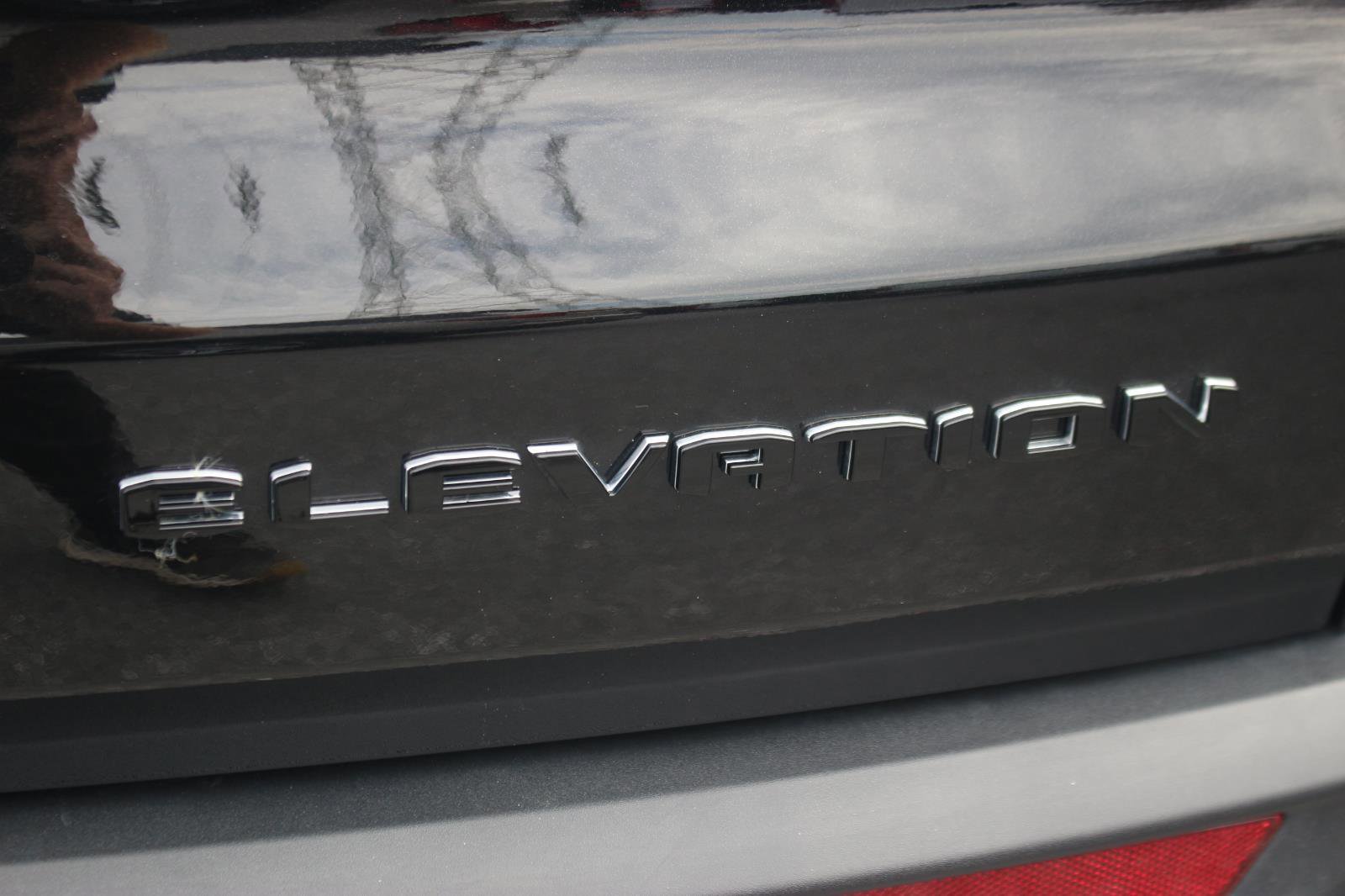 New 2025 GMC Acadia Elevation image 13