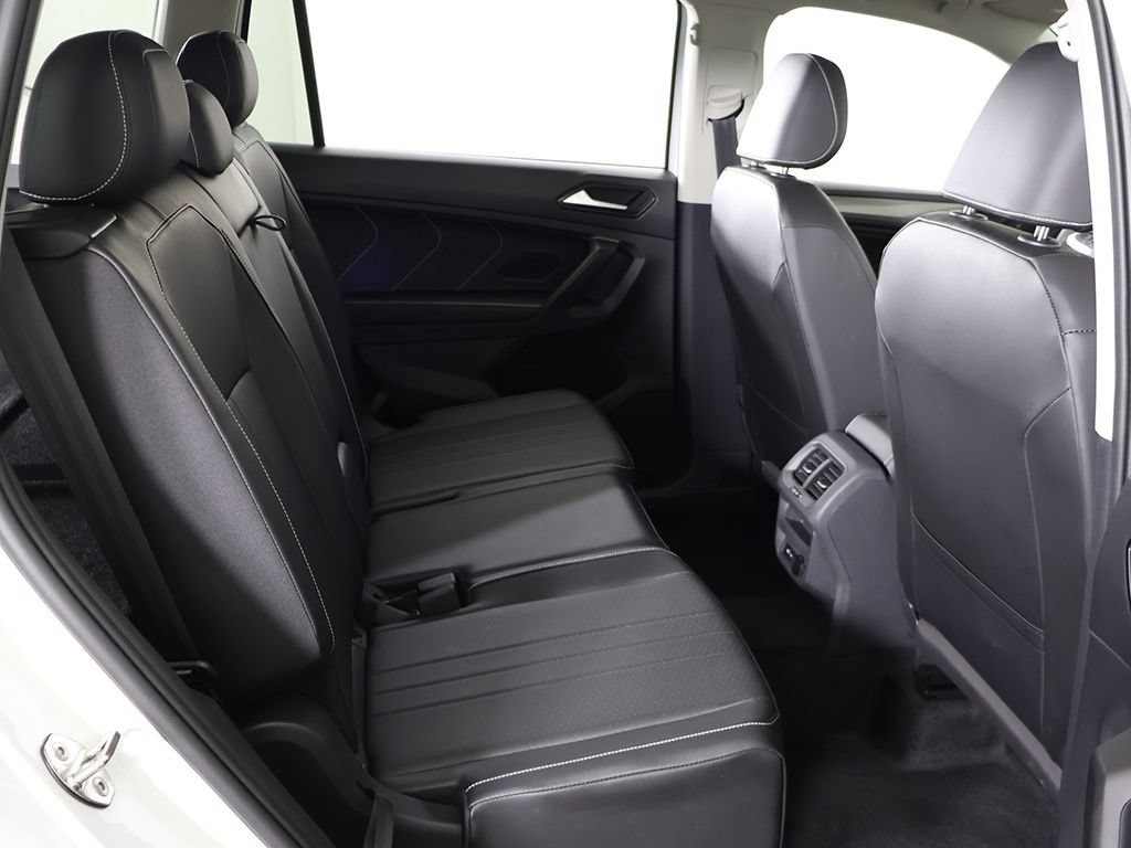 Used 2024 Volkswagen Tiguan SE FWD image 37