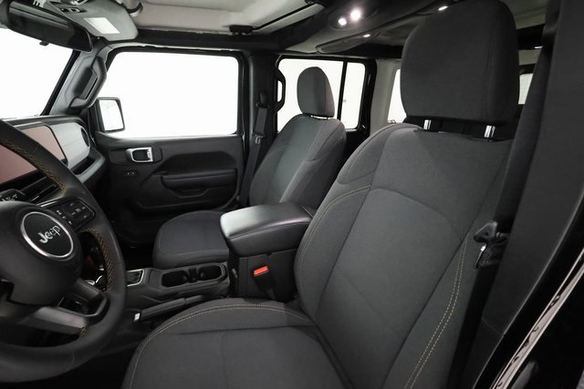 Used 2024 Jeep Wrangler Unlimited image 9