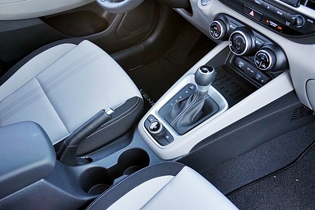 Used 2026 Hyundai Venue SEL image 13