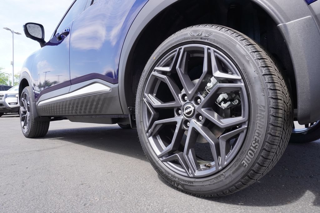 Certified 2025 Nissan Kicks SR w/ Illumination Package FWD image 6