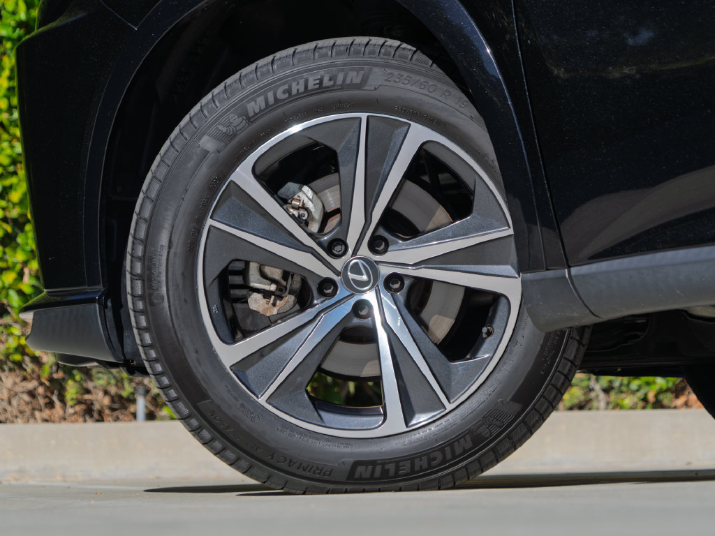 Certified 2024 Lexus RX 350 FWD w/ Technology Package image 8