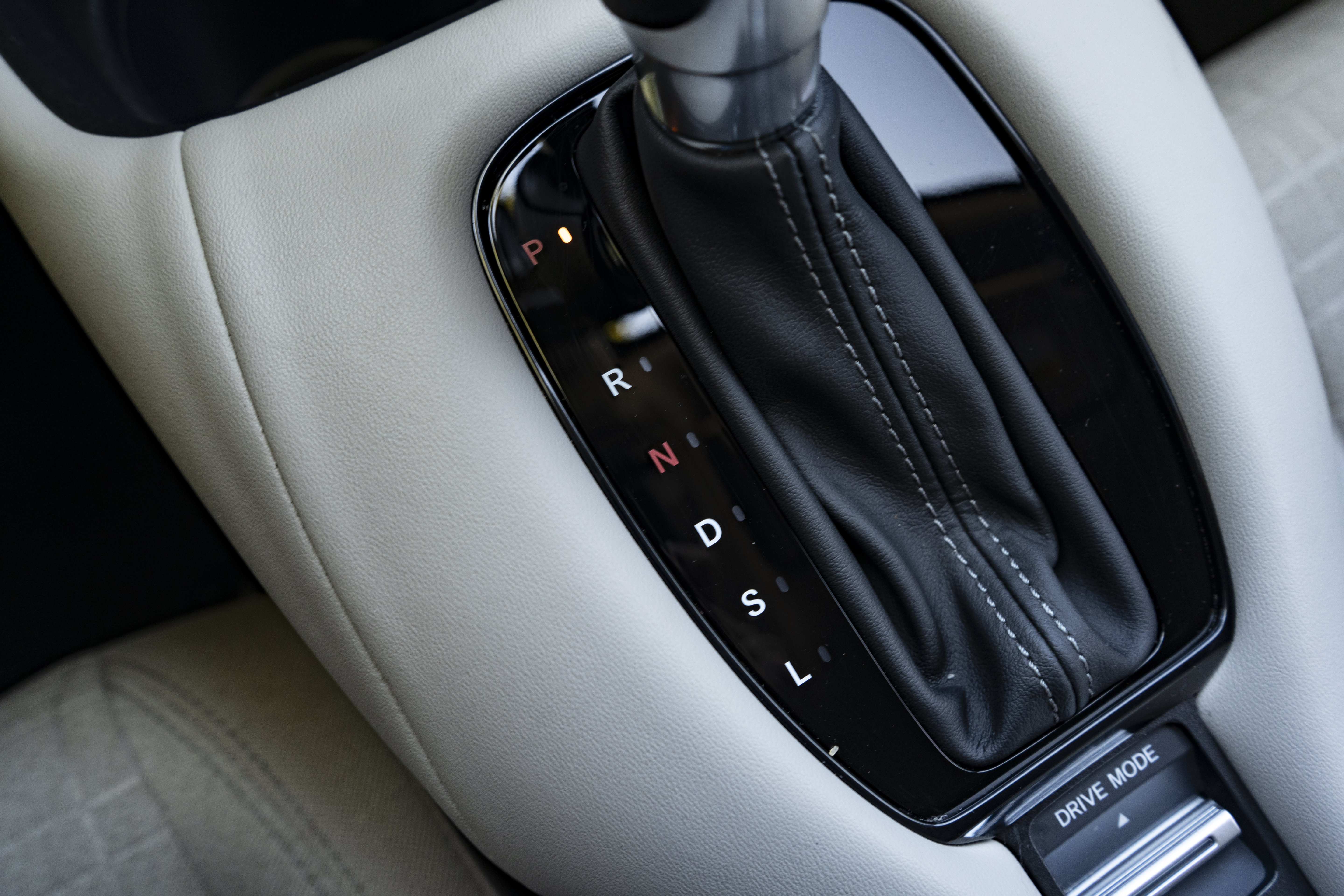 Certified 2024 Honda HR-V LX image 30