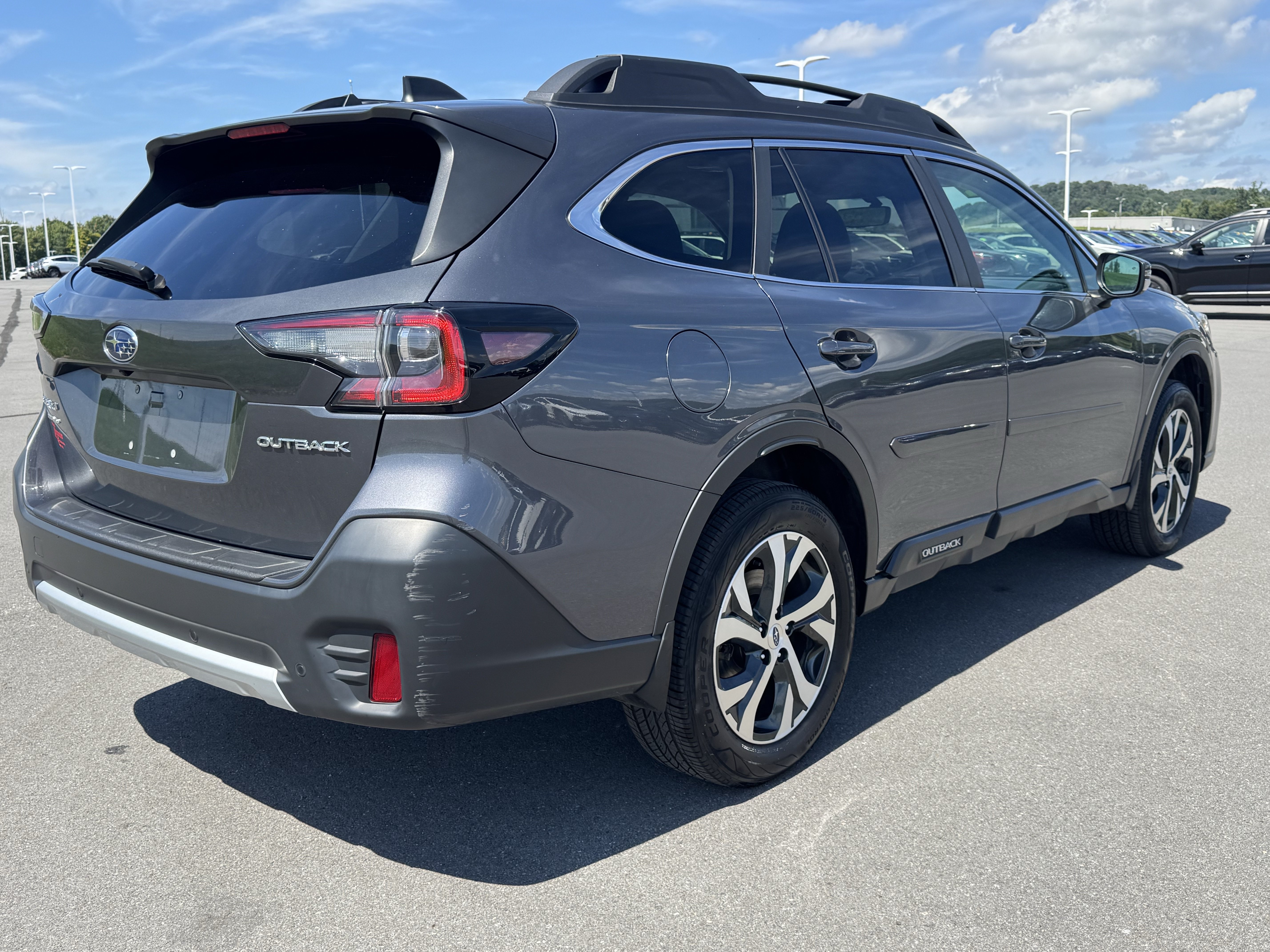Used 2022 Subaru Outback Limited AWD/4WD image 3