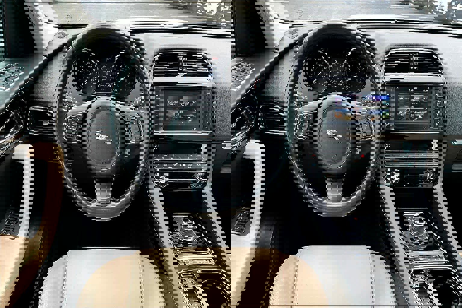 Used 2018 Jaguar F-PACE Premium image 5