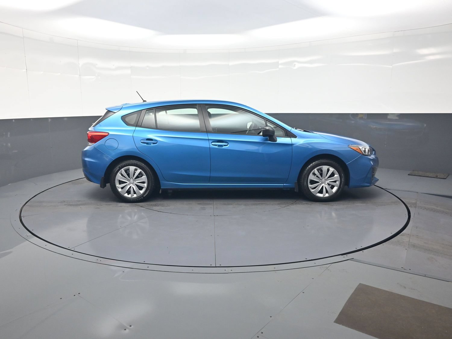 Used 2018 Subaru Impreza 2.0i AWD/4WD image 2