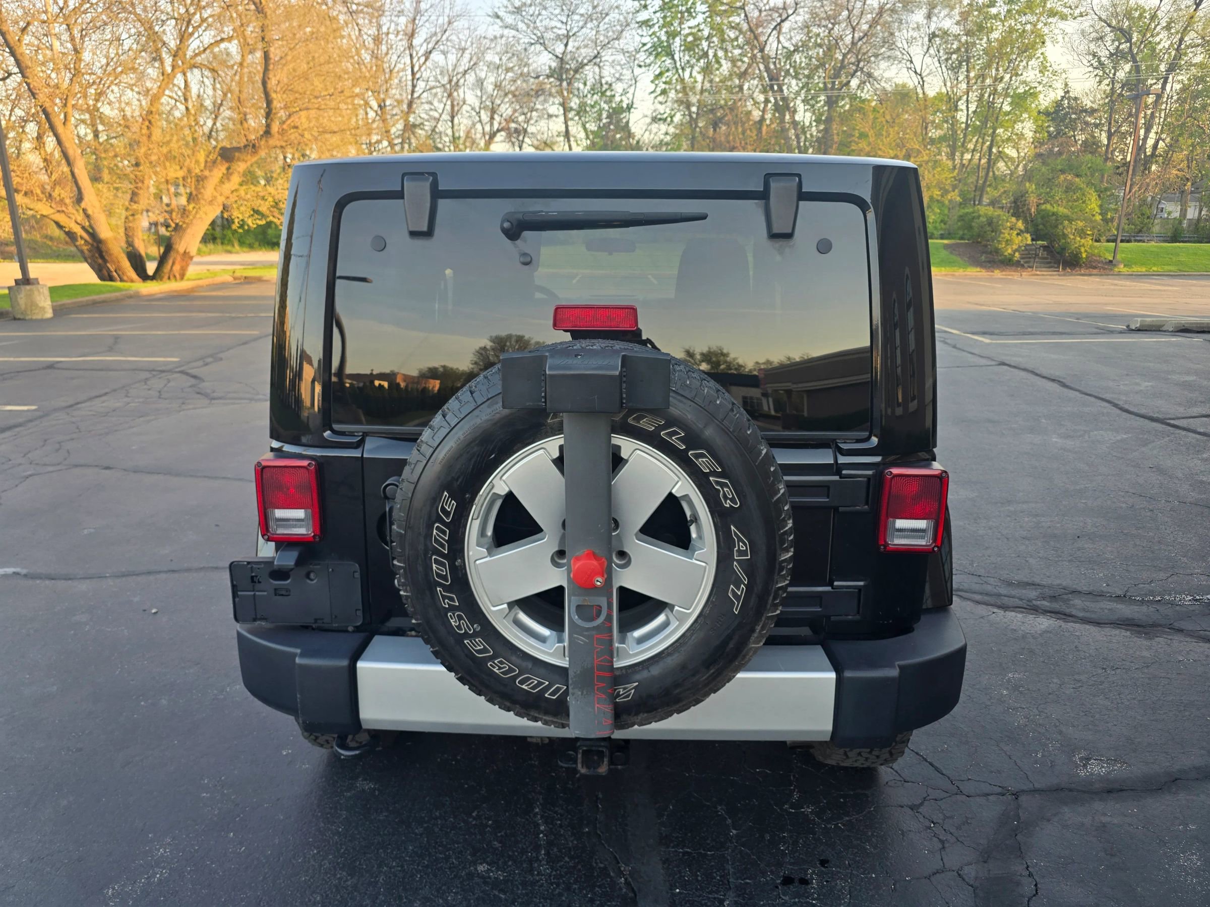 Used 2012 Jeep Wrangler Sahara w/ Connectivity Group AWD/4WD image 8