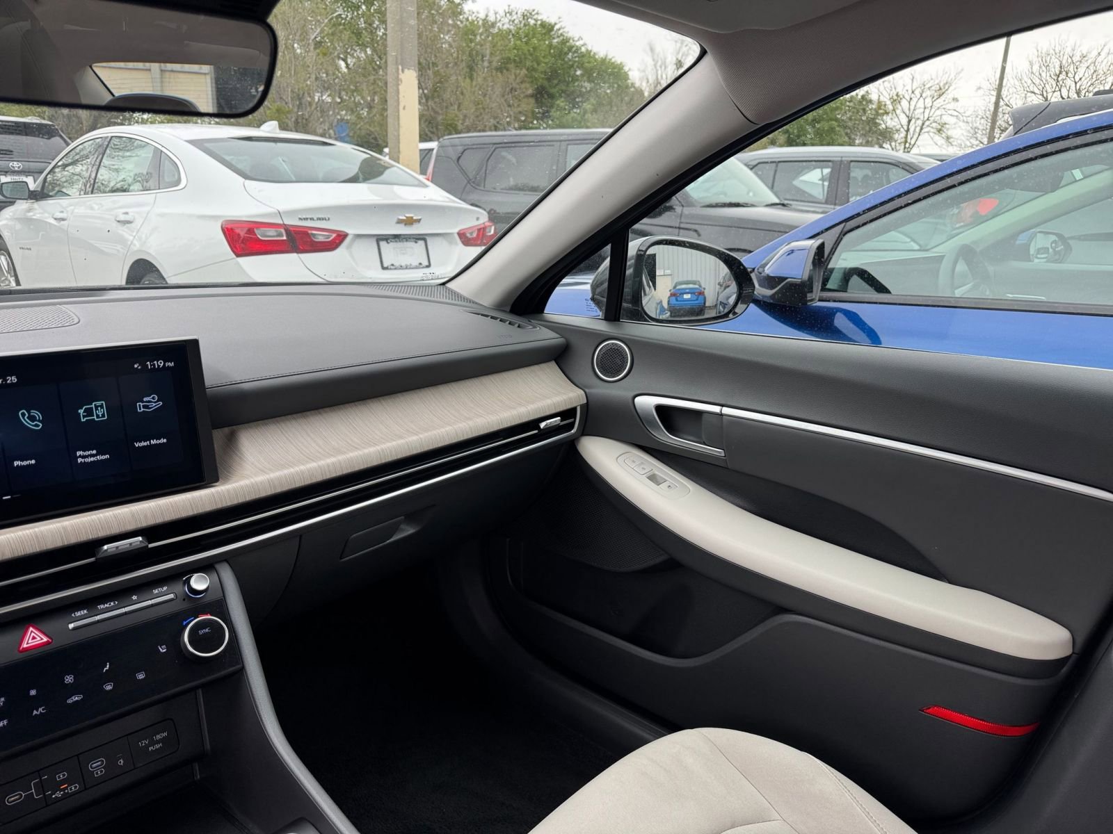 Used 2025 Hyundai Sonata SEL FWD image 34