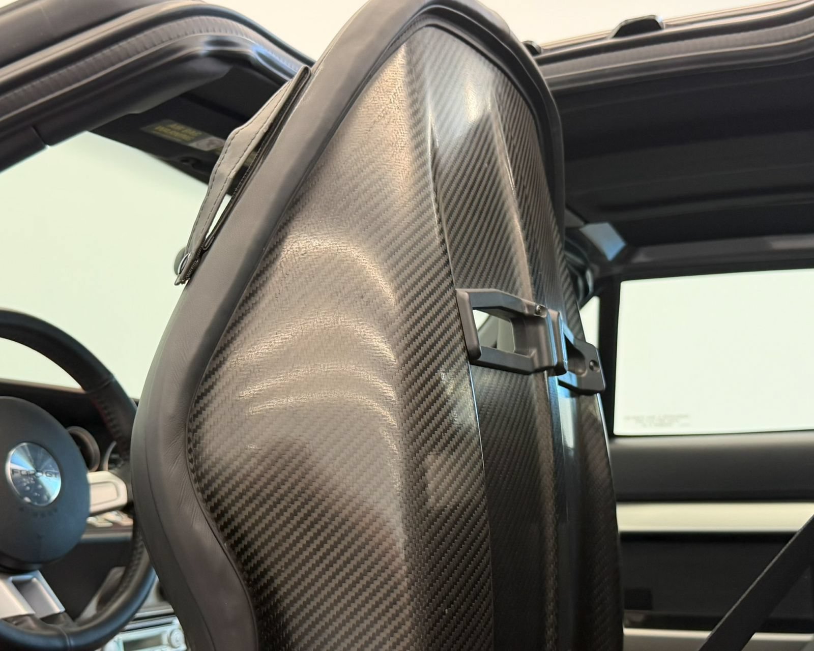 Used 2006 Ford GT RWD image 12