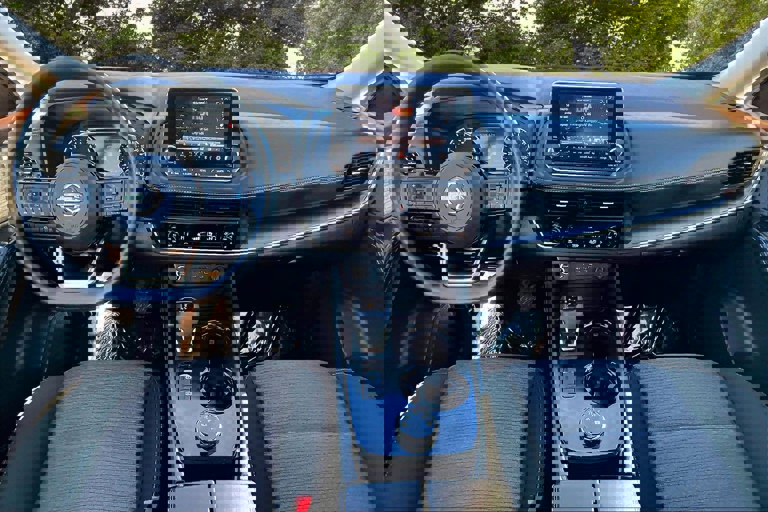 Used 2023 Nissan Rogue SV image 7