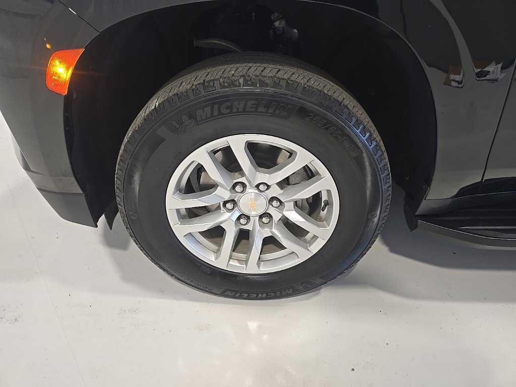 Used 2024 Chevrolet Suburban LT image 4