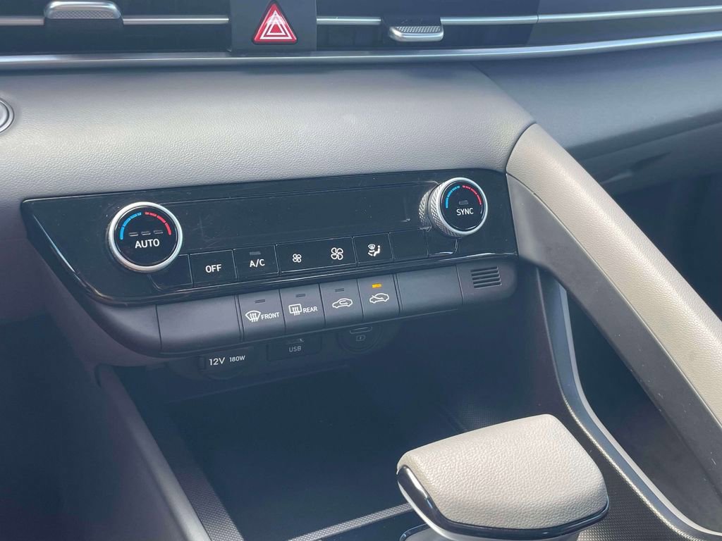 Used 2023 Hyundai Elantra SEL w/ Cargo Package image 27