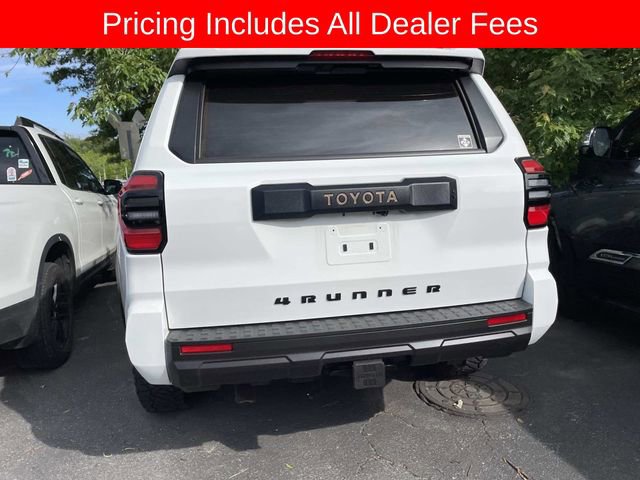 Used 2025 Toyota 4Runner SR5 AWD/4WD image 3