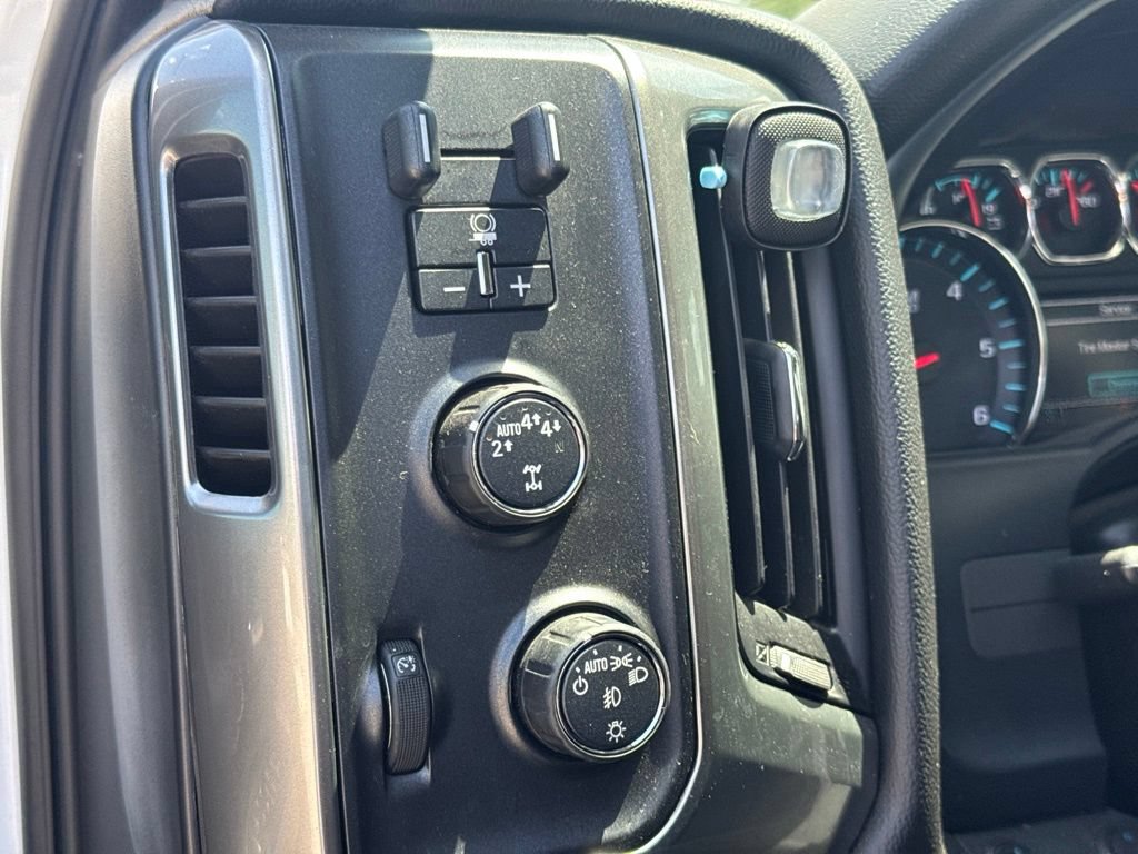 Used 2018 Chevrolet Silverado 1500 LT w/ All Star Edition AWD/4WD image 16