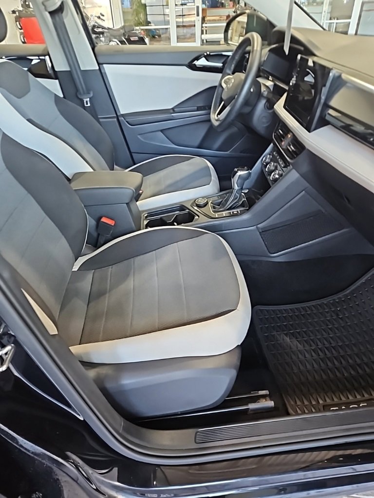 Used 2025 Volkswagen Taos S image 12