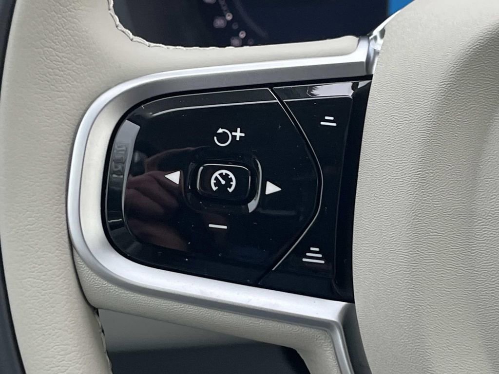 New 2026 Volvo XC60 B5 Ultra w/ Climate Package image 26