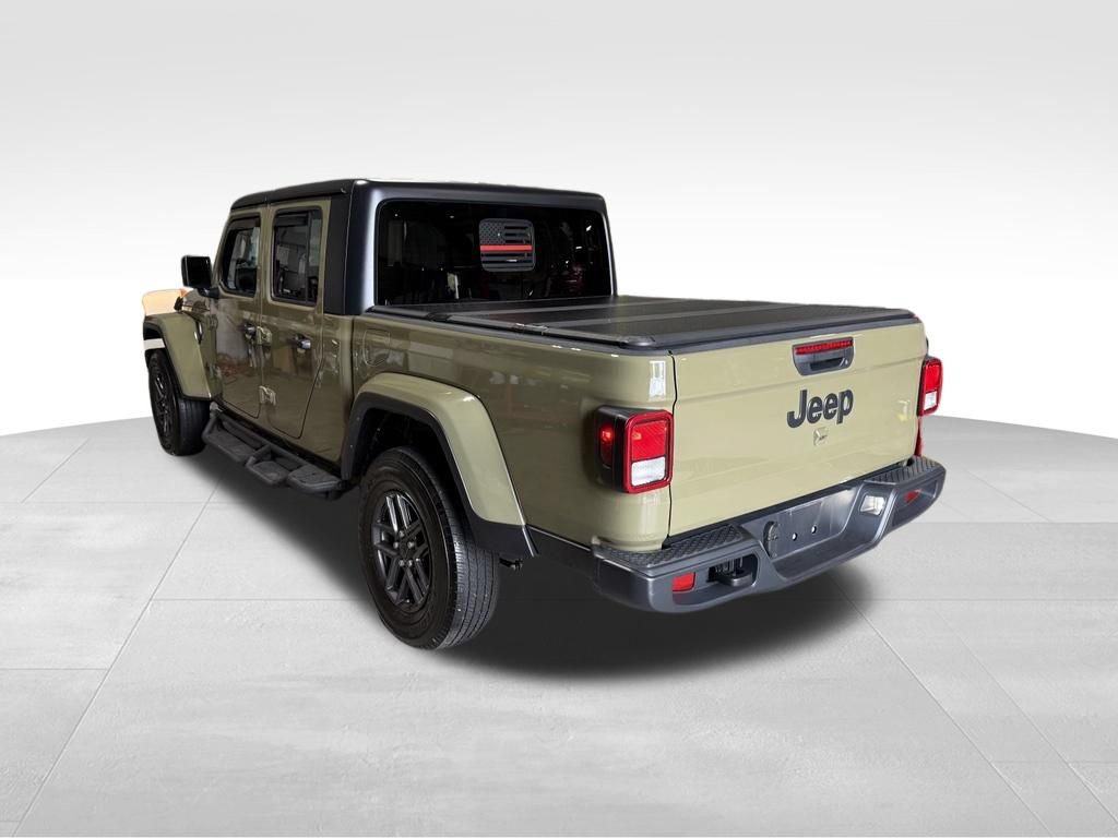 Certified 2025 Jeep Gladiator Sport AWD/4WD image 3