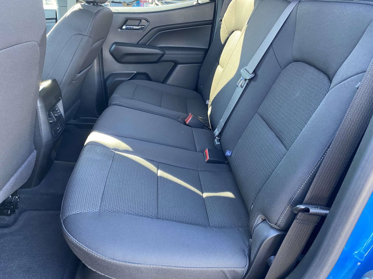 Used 2024 Chevrolet Colorado LT RWD image 21