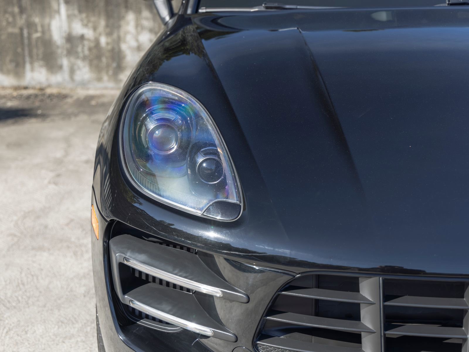 Used 2016 Porsche Macan Turbo image 14