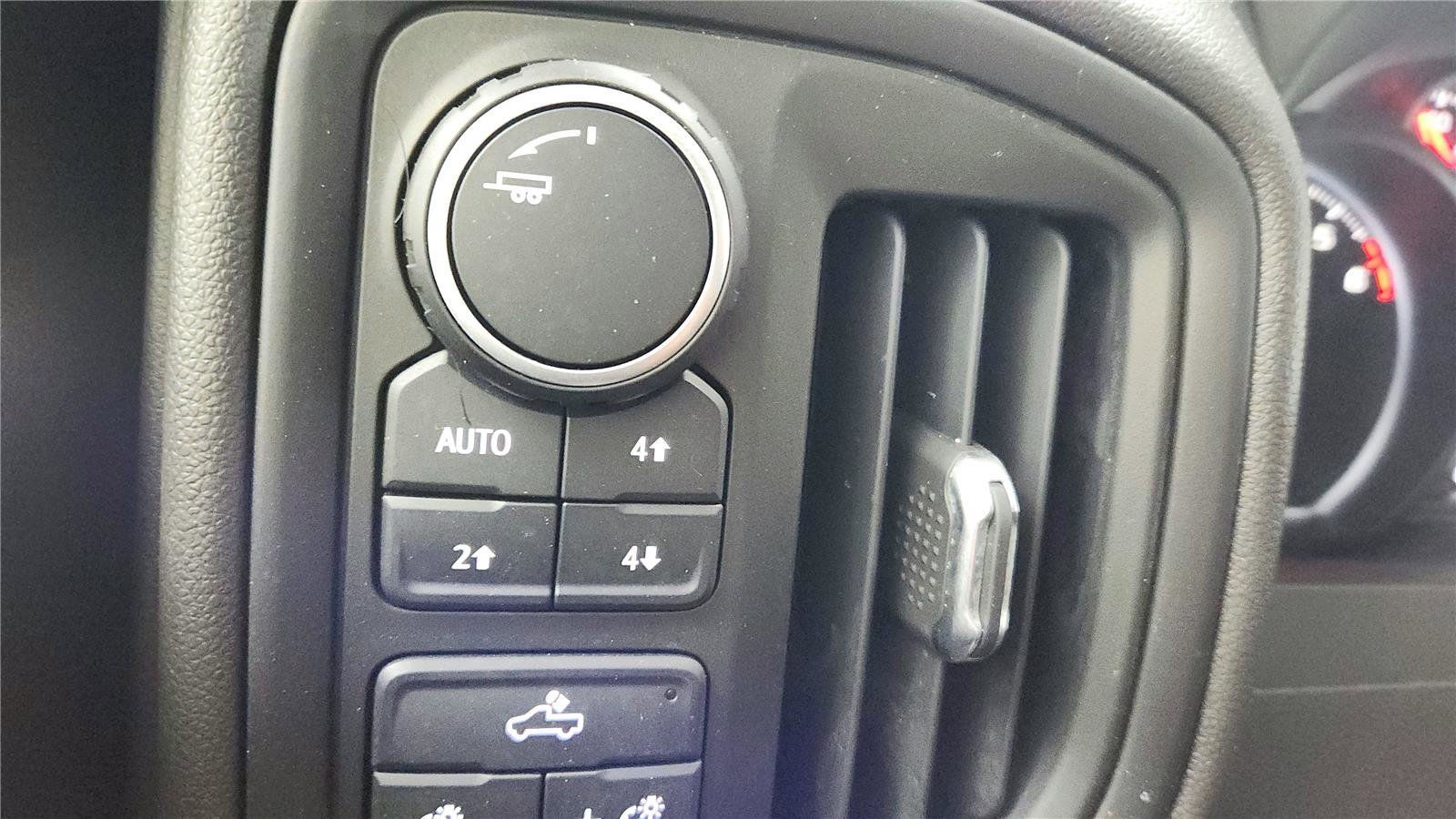 Used 2025 Chevrolet Silverado 1500 Custom Trail Boss AWD/4WD image 30