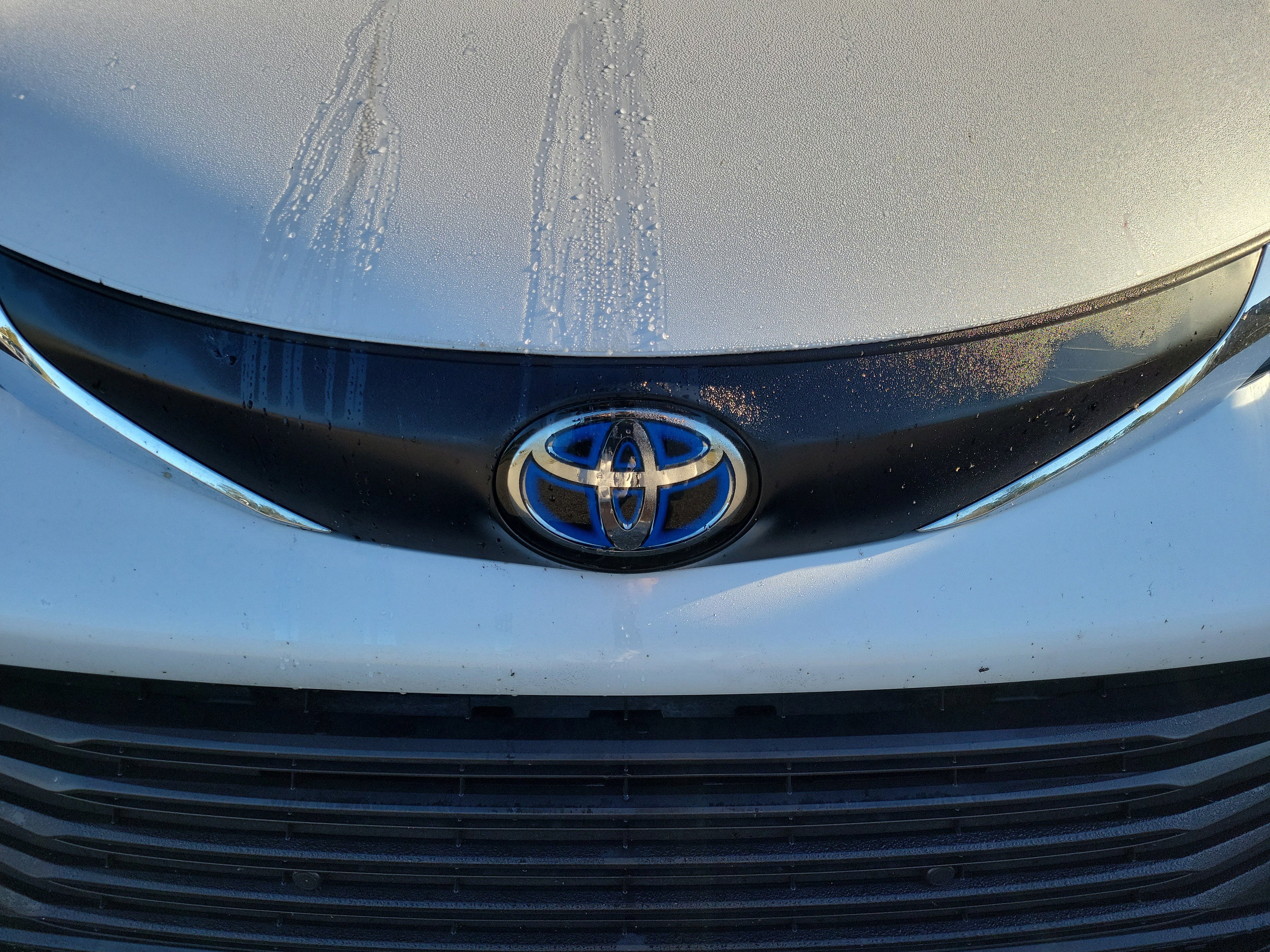 Used 2025 Toyota Sienna XLE image 29