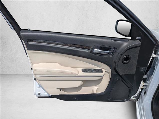 Used 2022 Chrysler 300 Touring L w/ Comfort Group image 21