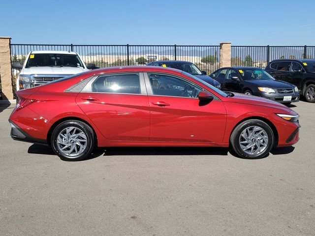 New 2026 Hyundai Elantra Hybrid FWD image 23