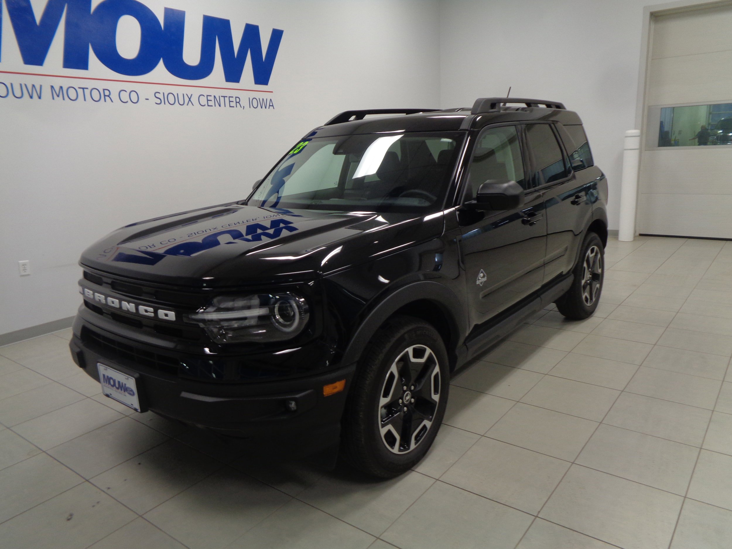 Used 2023 Ford Bronco Sport Outer Banks AWD/4WD image 2