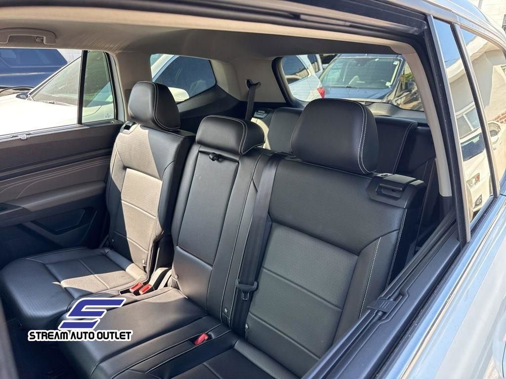 Used 2022 Volkswagen Atlas SEL R-Line image 31