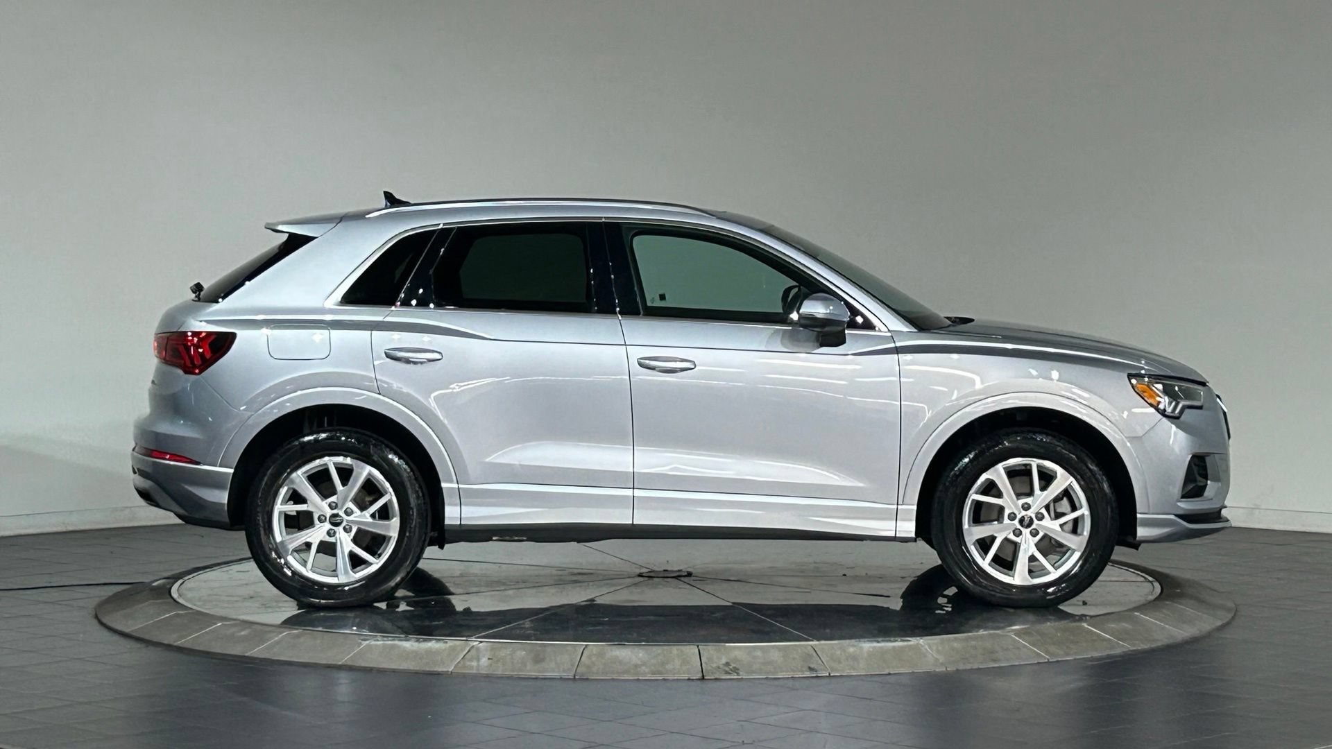 Used 2024 Audi Q3 2.0T Premium Plus AWD/4WD image 11
