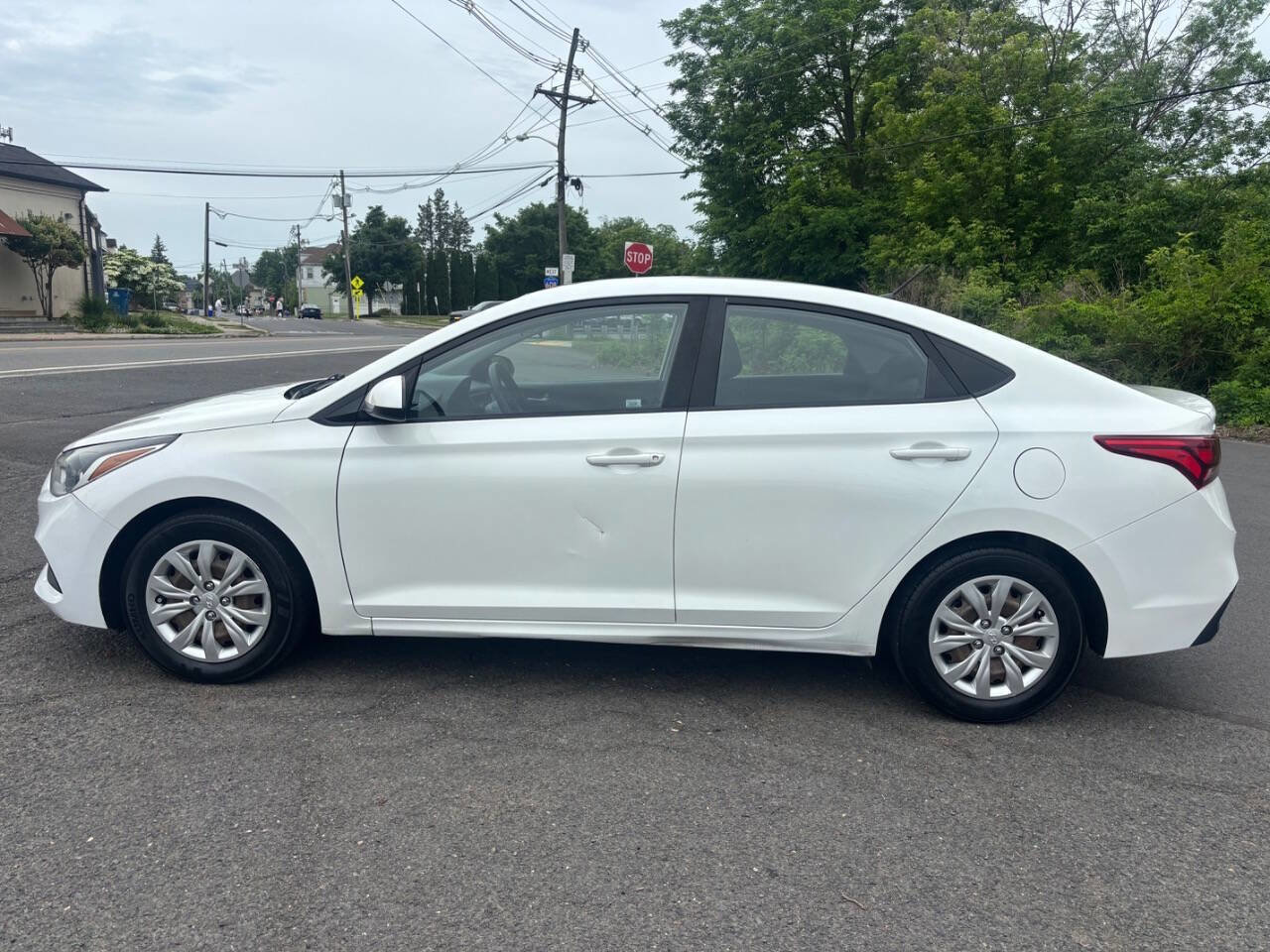 Used 2018 Hyundai Accent SE FWD image 2
