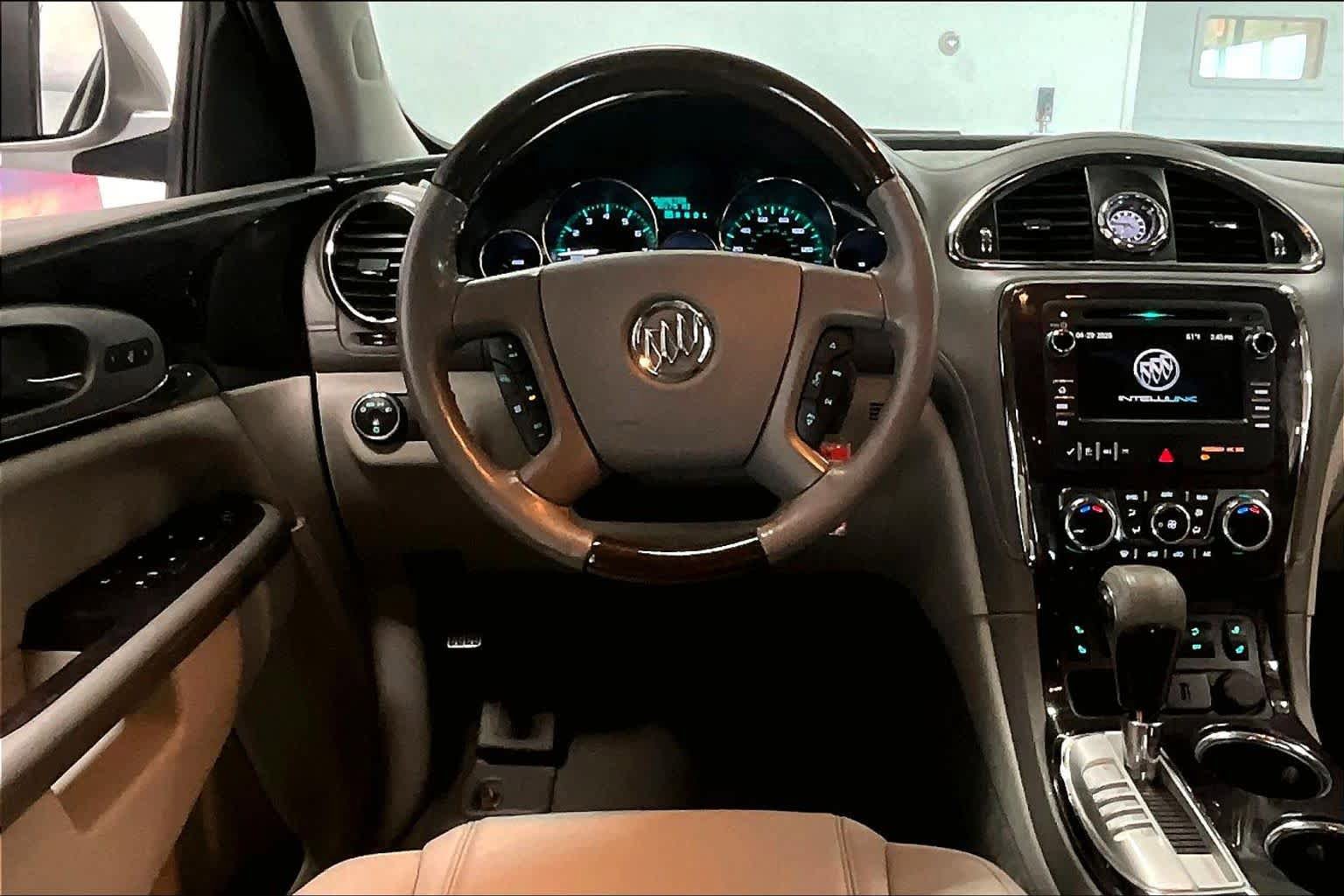 Used 2015 Buick Enclave Leather FWD image 12