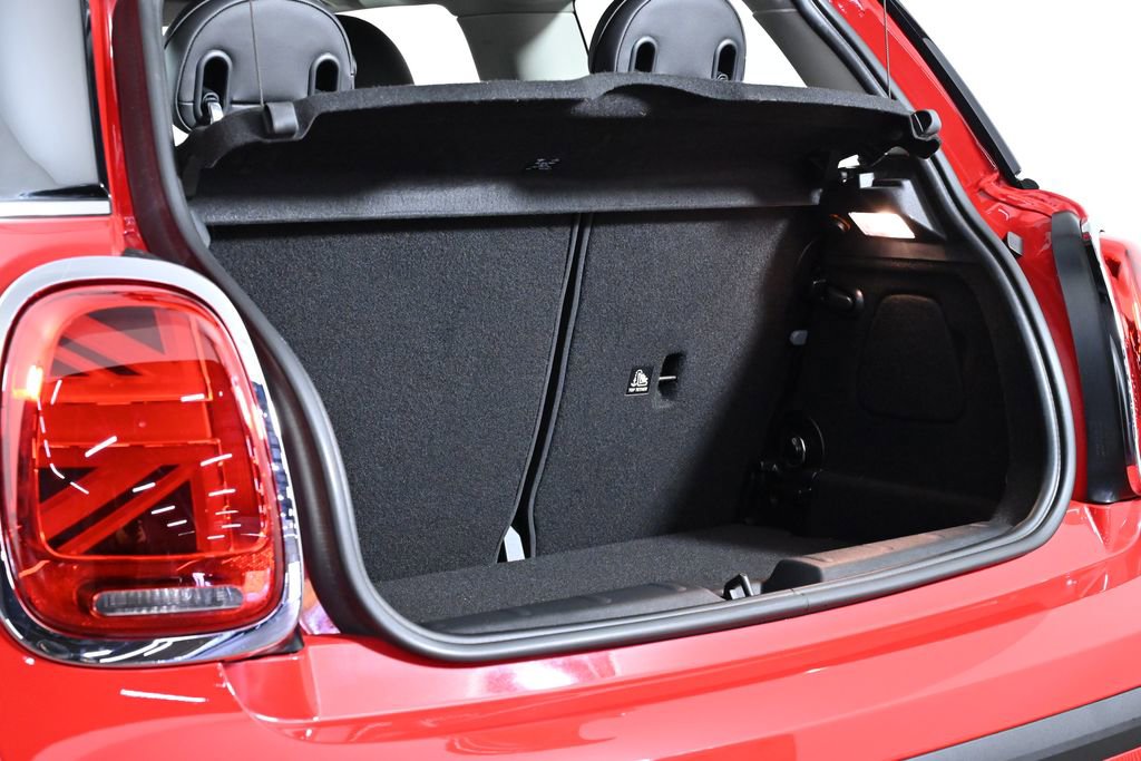 Certified 2024 MINI Cooper 2-Door Hardtop image 28