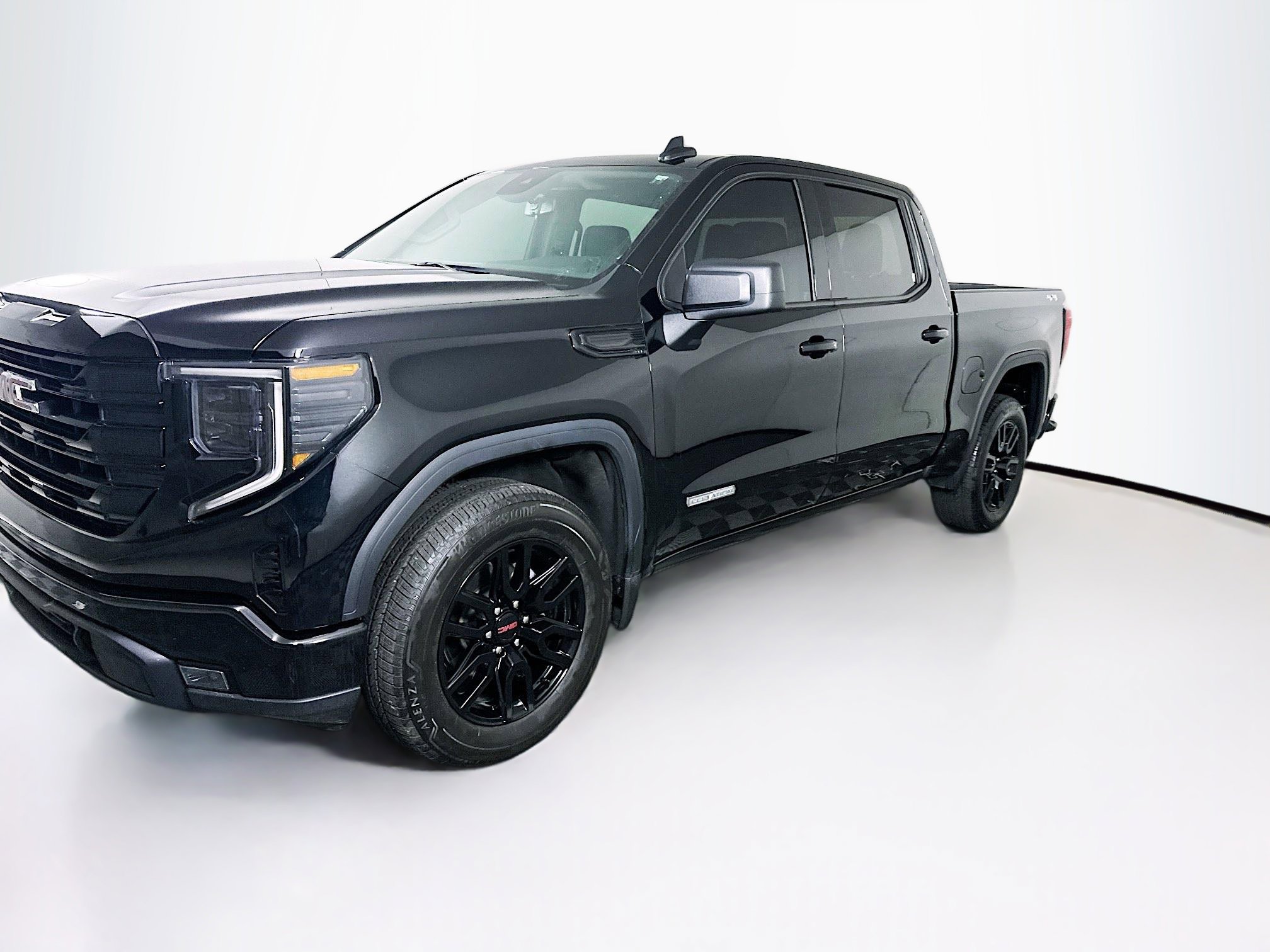 Used 2024 GMC Sierra 1500 Elevation image 3