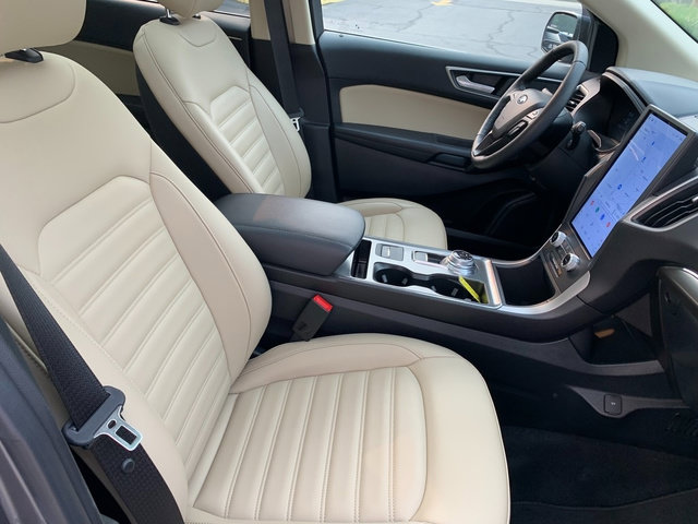 Used 2022 Ford Edge SEL w/ Convenience Package AWD/4WD image 11