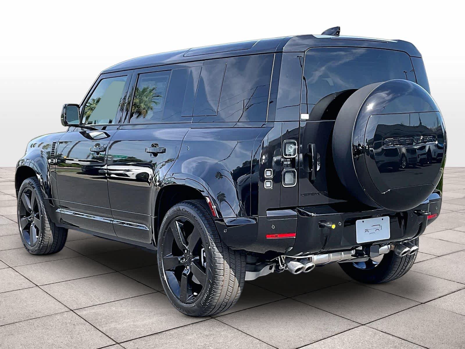 New 2026 Land Rover Defender 110 X-Dynamic SE AWD/4WD image 3