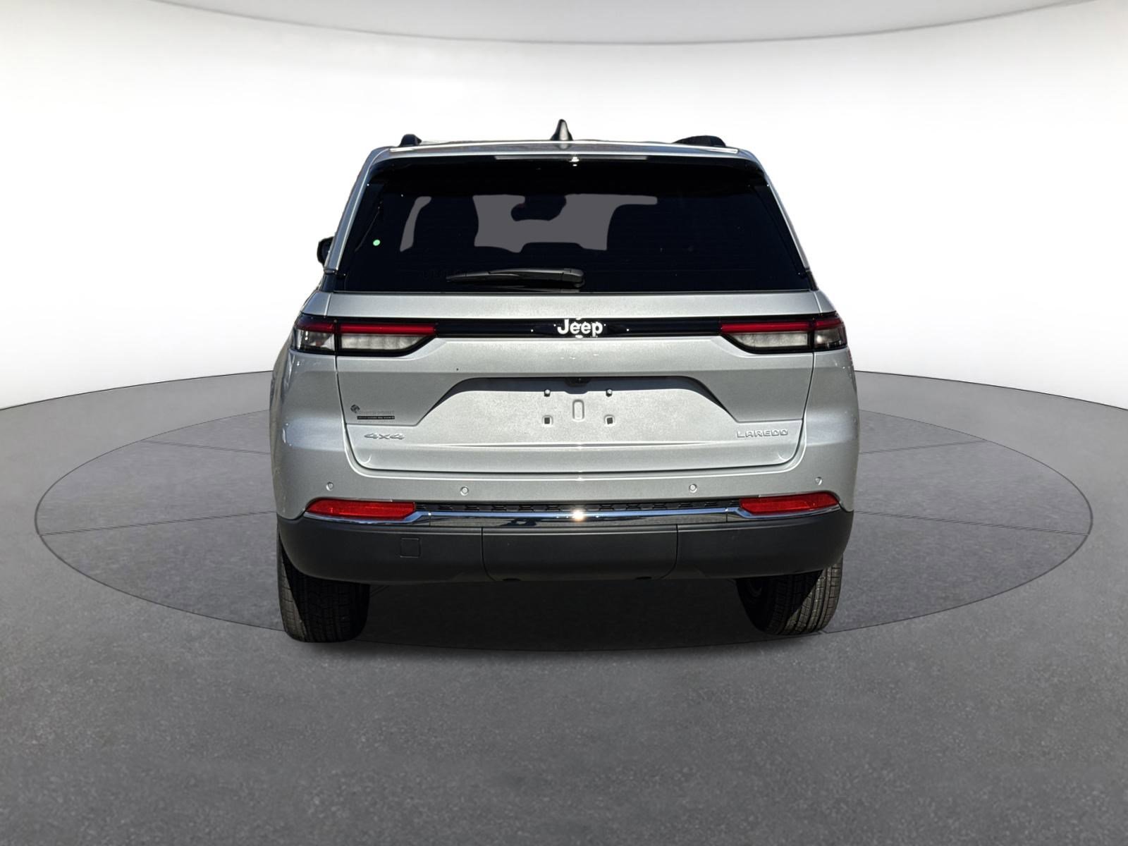 New 2025 Jeep Grand Cherokee Laredo X image 4