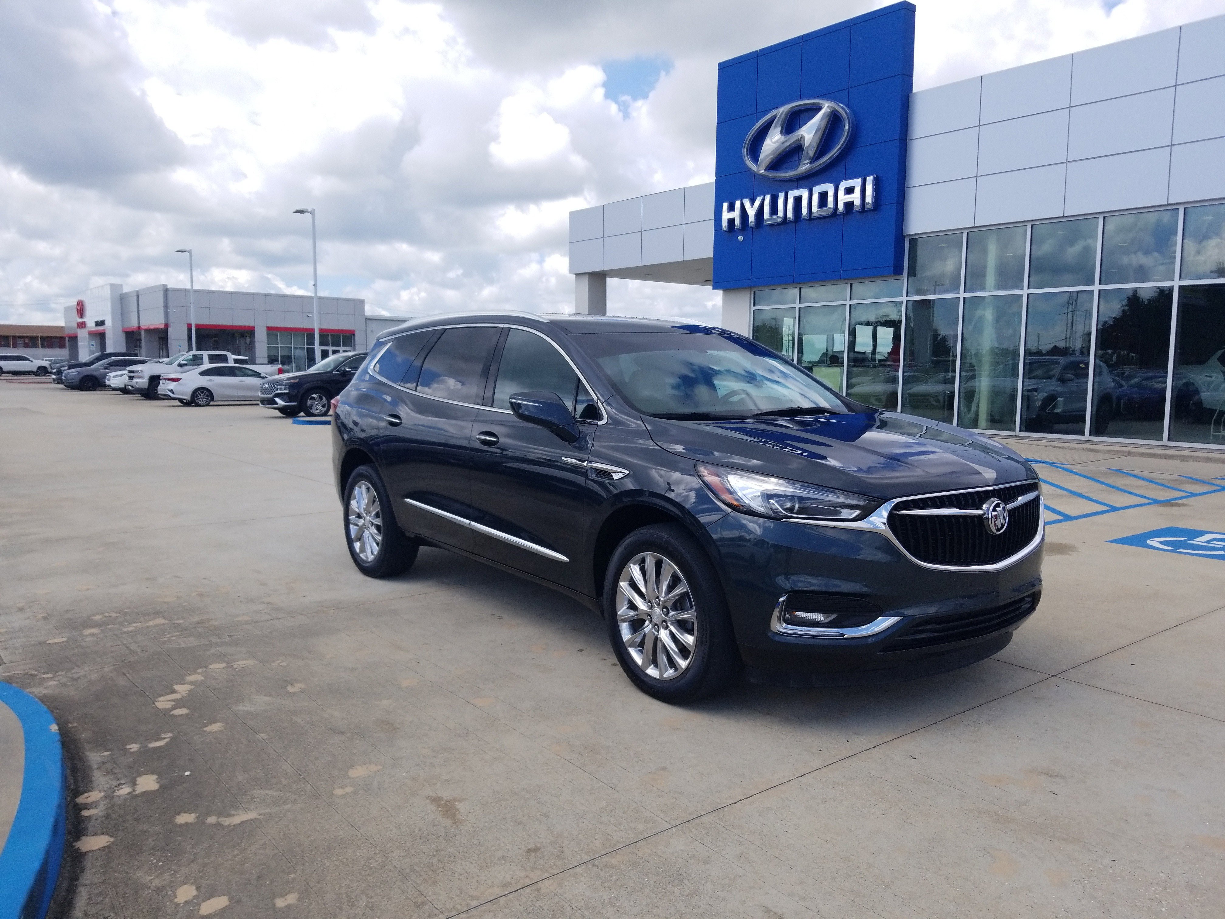 Used 2020 Buick Enclave Essence w/ Sound and Sites Package