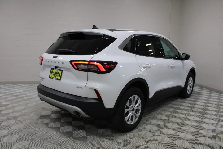 Used 2023 Ford Escape Active image 11
