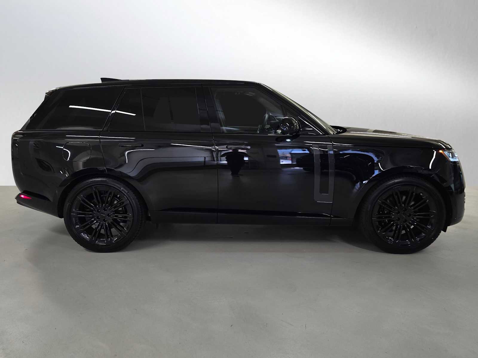 New 2026 Land Rover Range Rover SE image 6