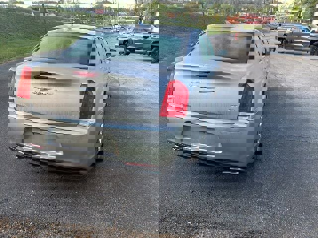 Used 2018 Chrysler 300 Touring L AWD/4WD image 11