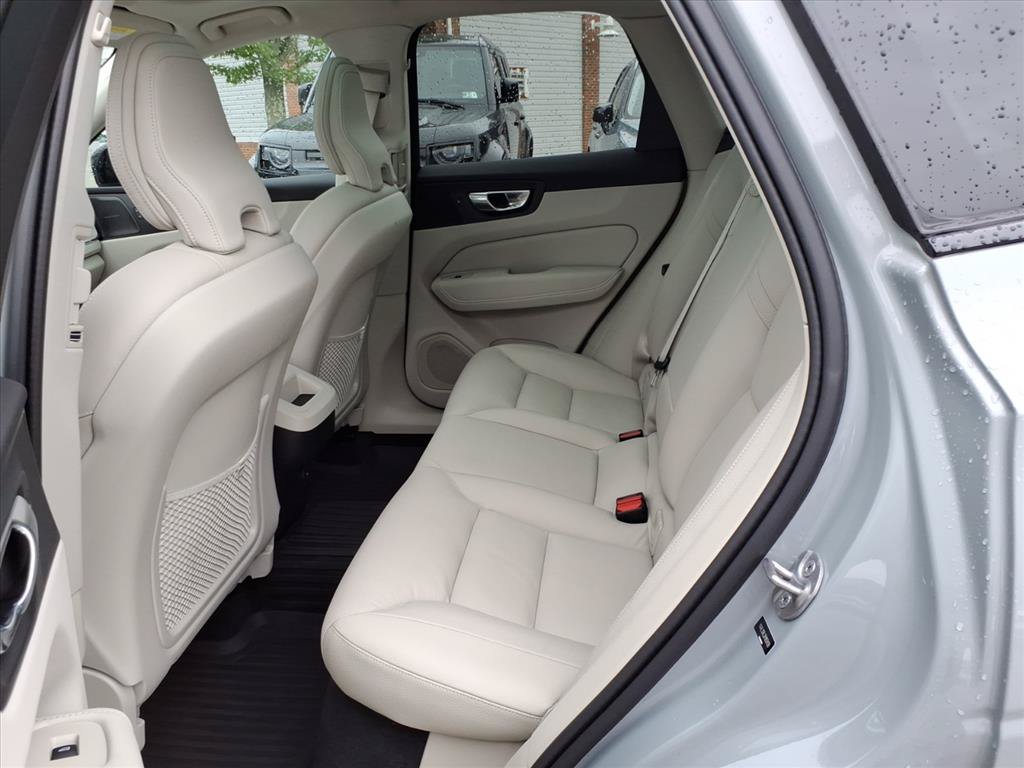 Certified 2024 Volvo XC60 B5 Plus w/ Climate Package AWD/4WD image 13
