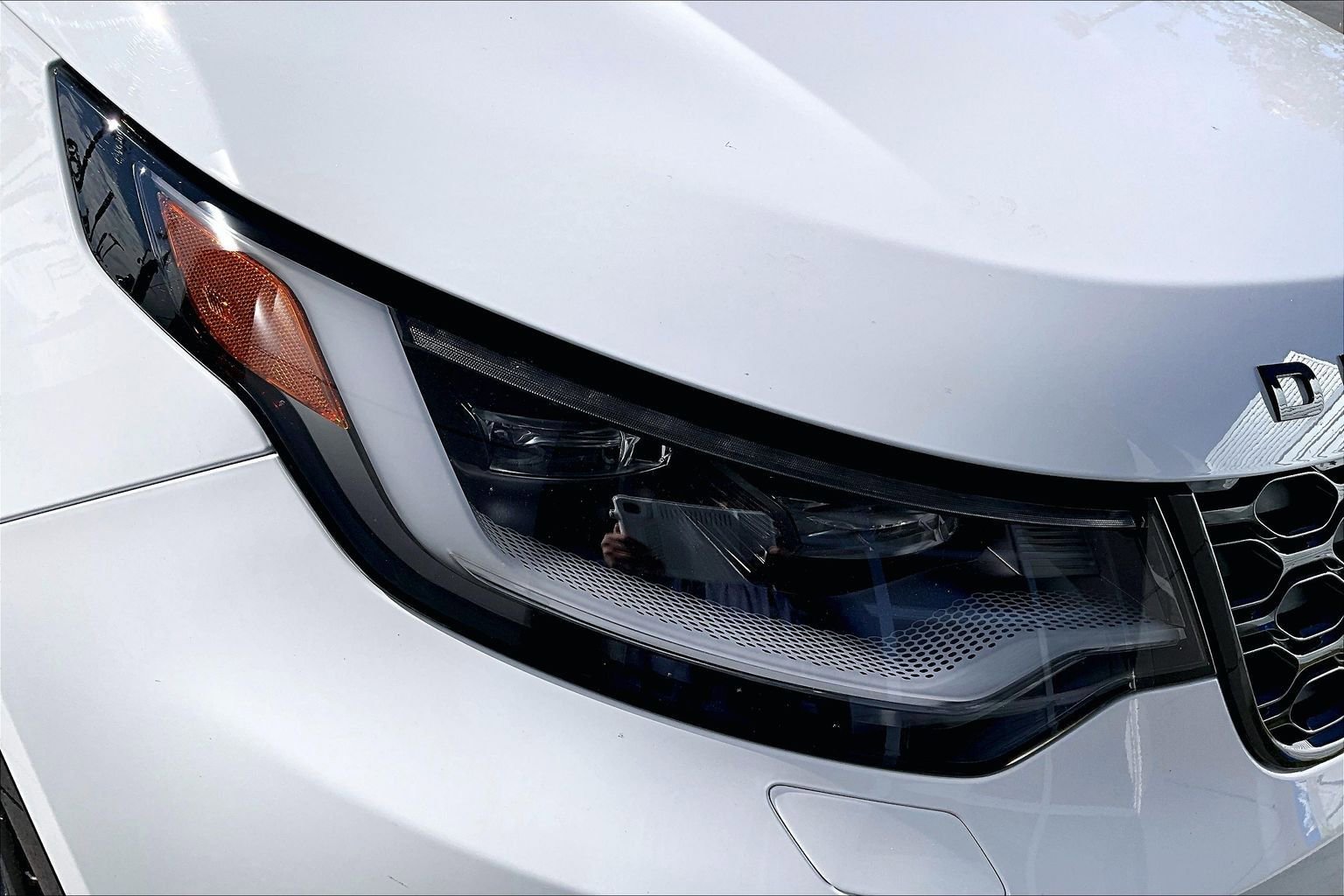 Used 2025 Land Rover Discovery Dynamic SE image 27