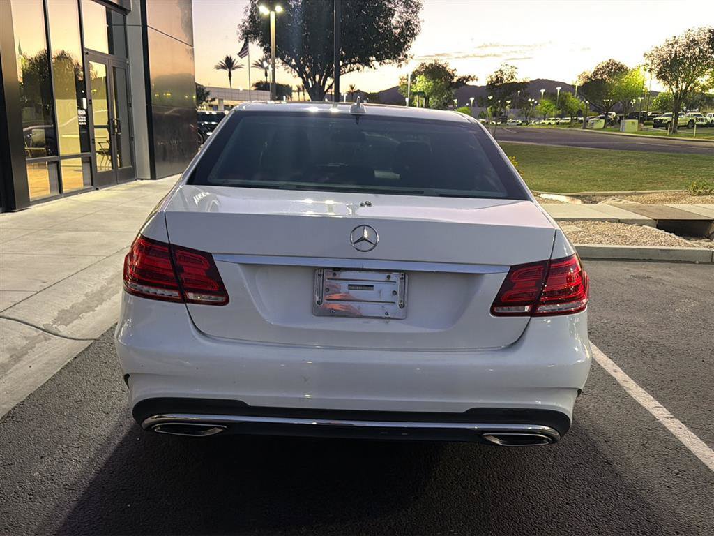 Used 2015 Mercedes-Benz E 250 BlueTEC Sedan image 3